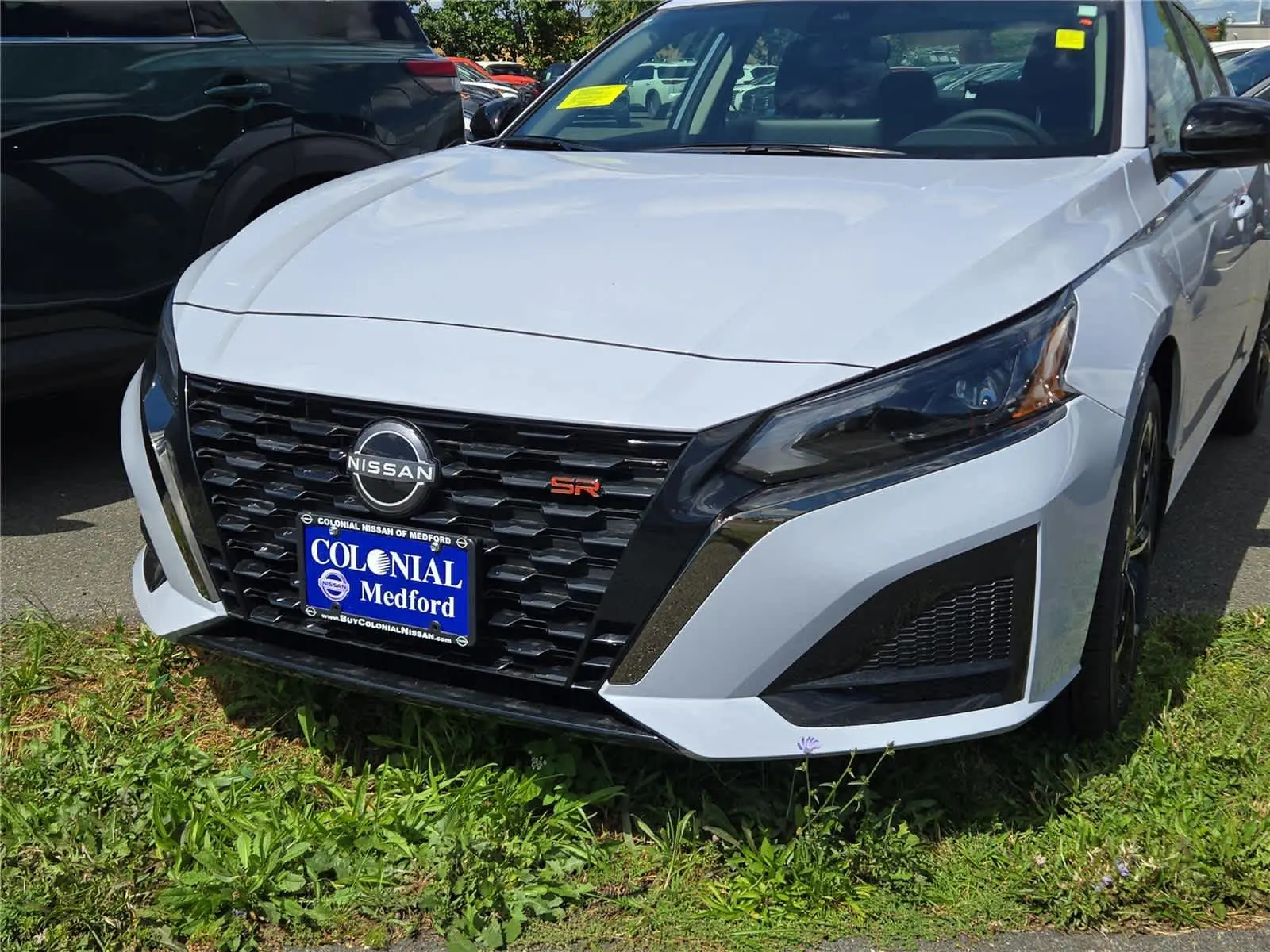 2025 Nissan Altima SR photo 2