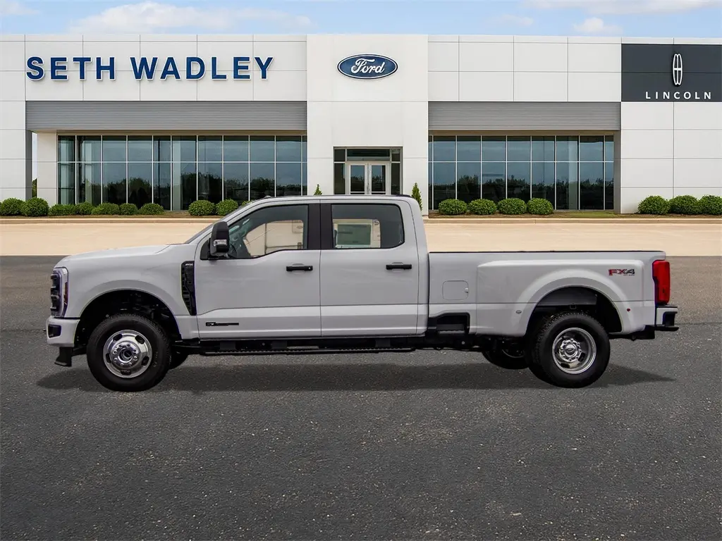 2026 Ford F-350 photo 4