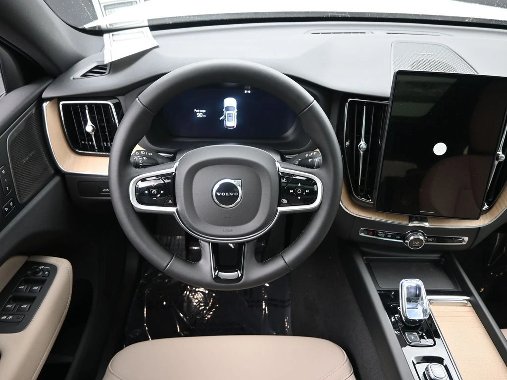 2026 Volvo - image 18