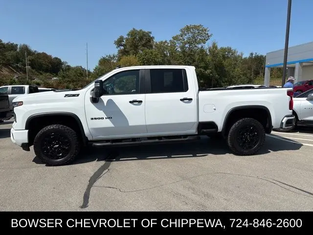 2024 Chevrolet Silverado 3500HD LT photo 2