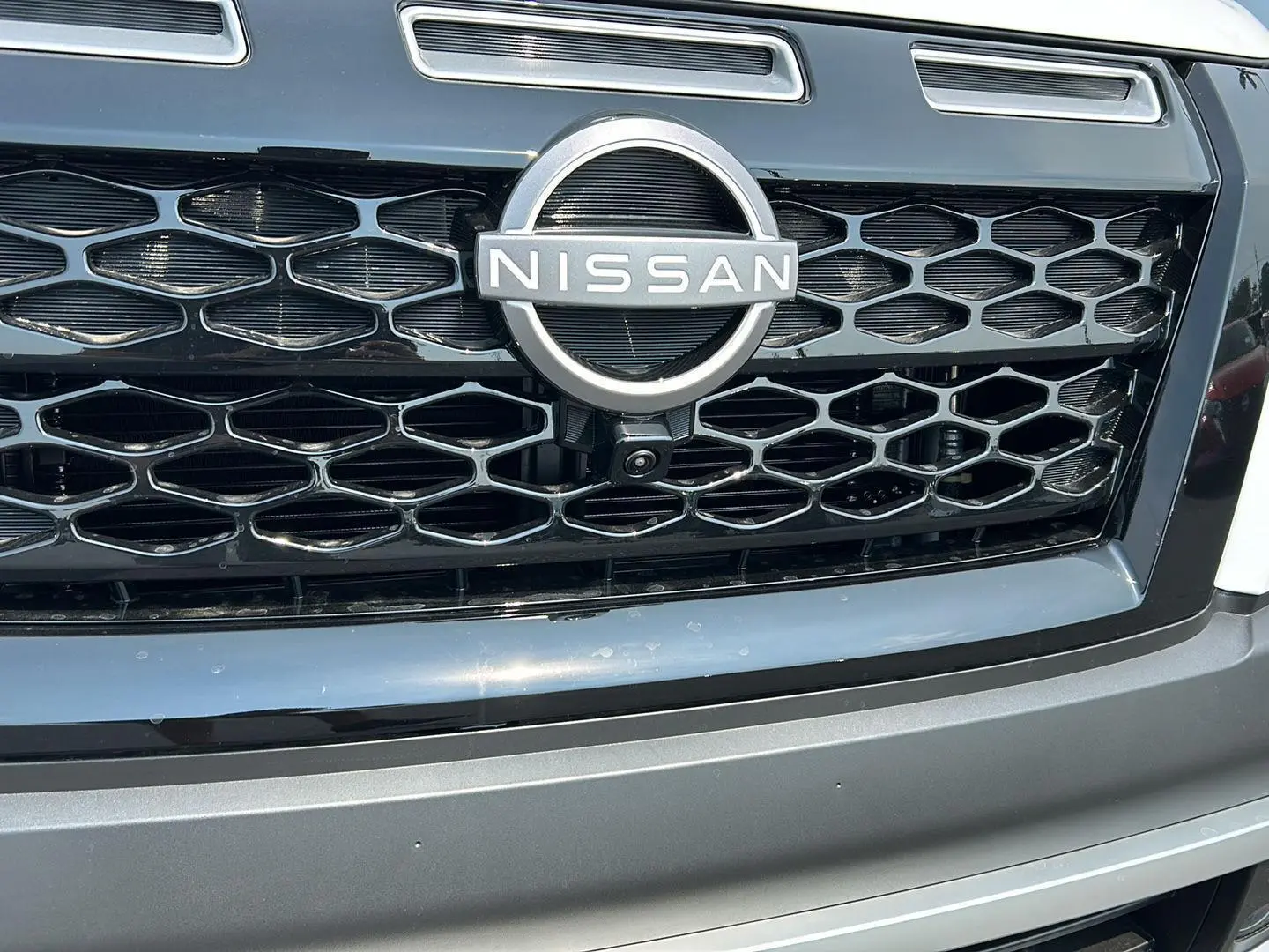 2025 Nissan Pathfinder SV photo 9
