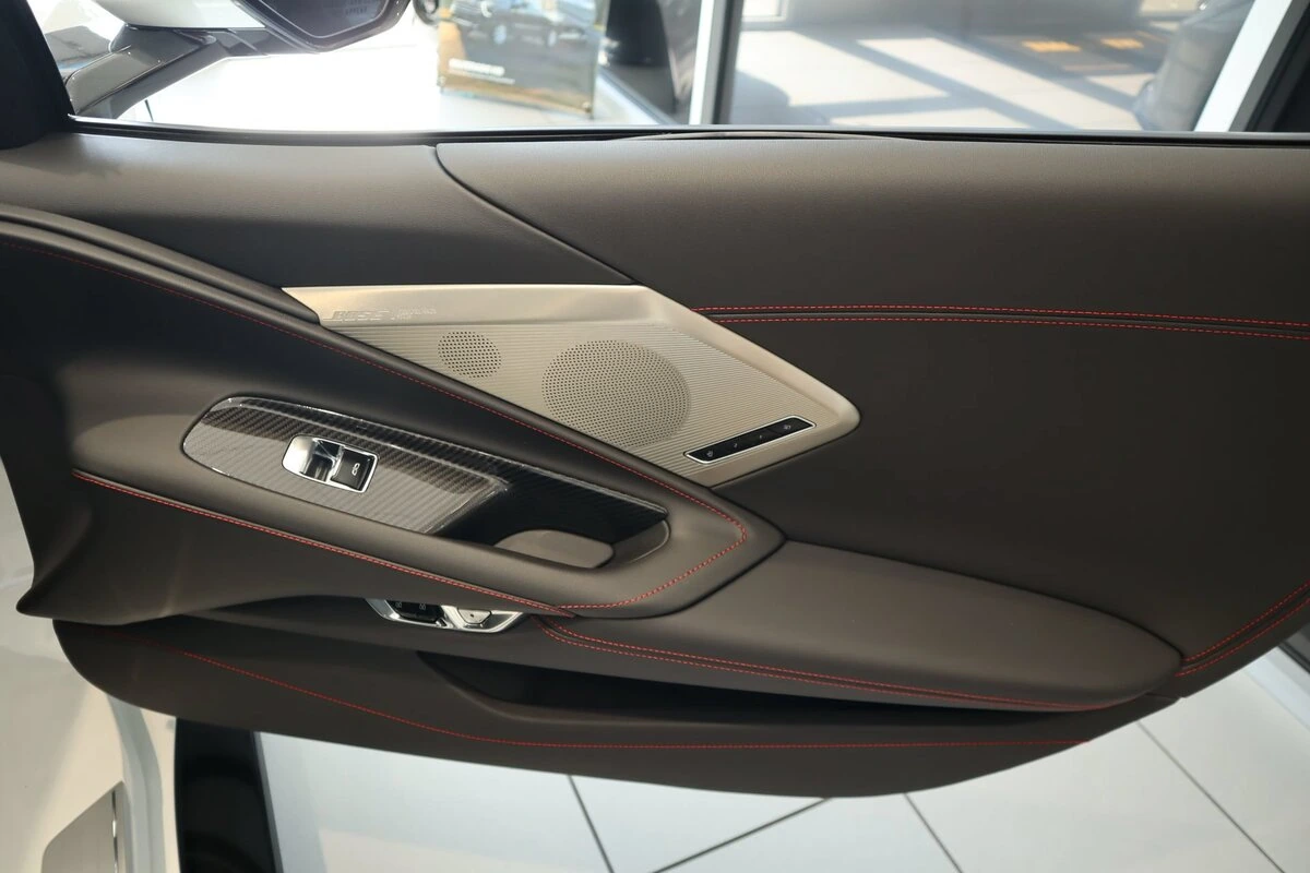 2027 Chevrolet Corvette 2LT - Photo 25