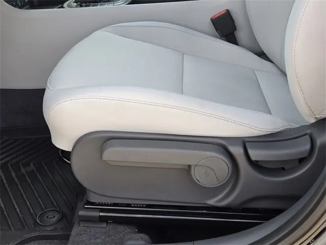 2026 Hyundai Kona SEL photo 22