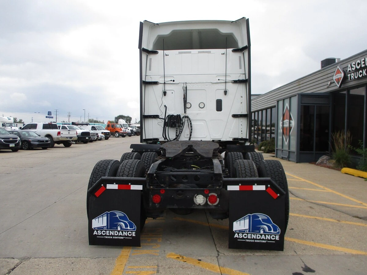2022 International LT in Youngstown, OH — photo 4