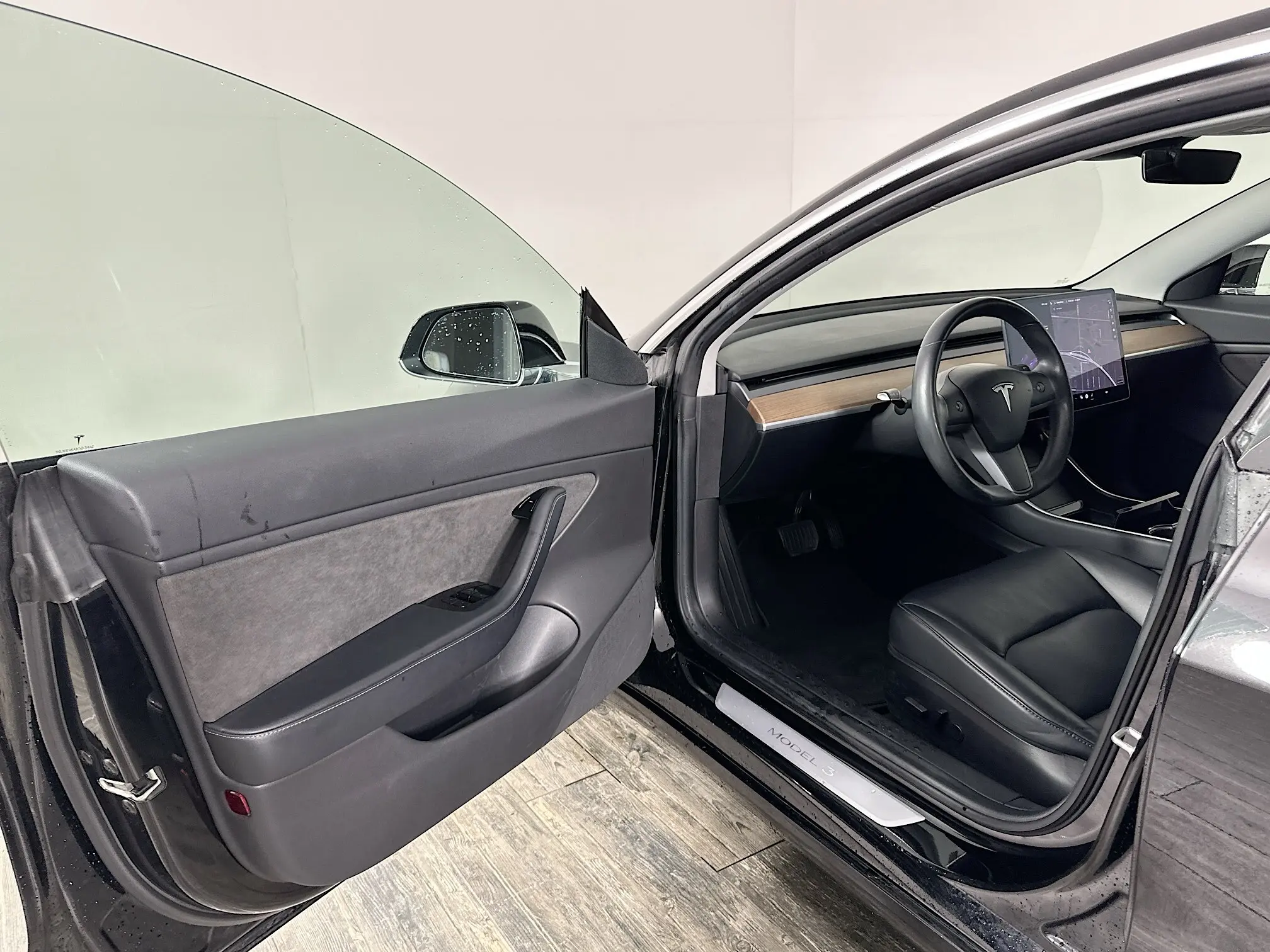 2018 Tesla Model 3 Long Range photo 16
