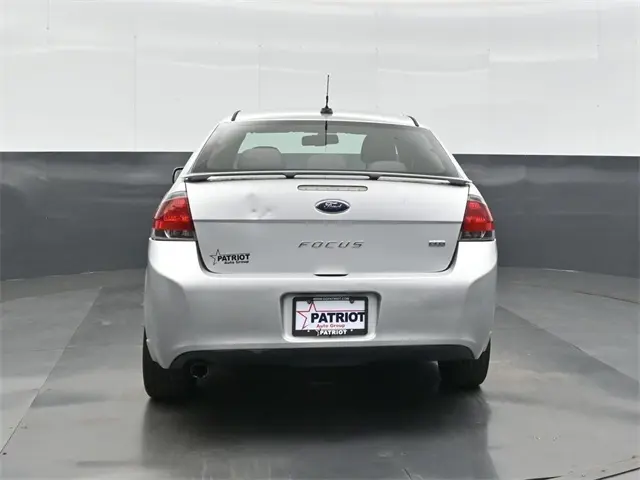2011 Ford Focus SES photo 4