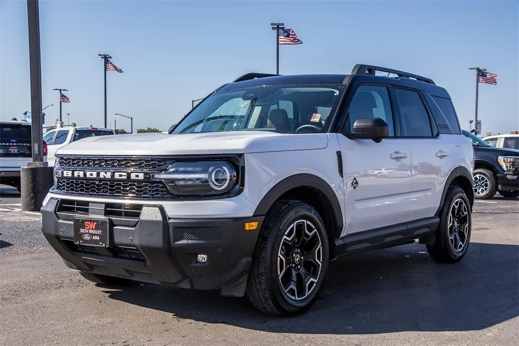 2025 Ford Bronco Sport Outer Banks photo 3