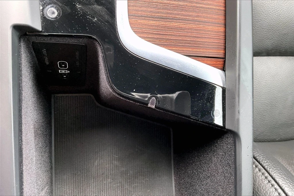 2023 Volvo - image 16