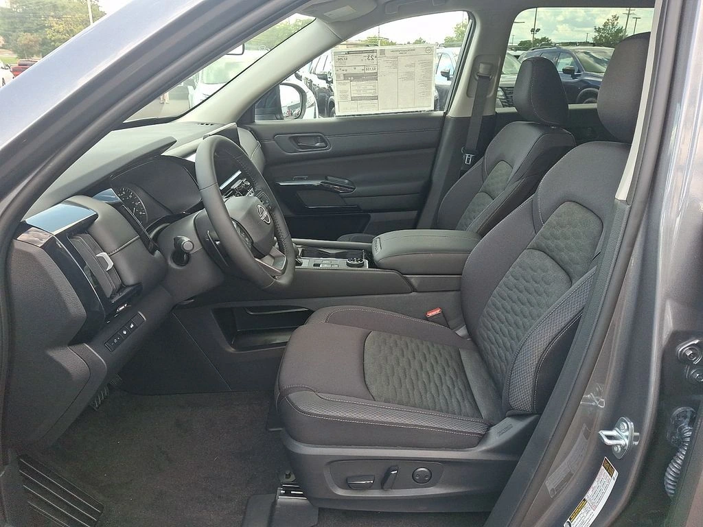 2026 Nissan Pathfinder SV - Photo 9