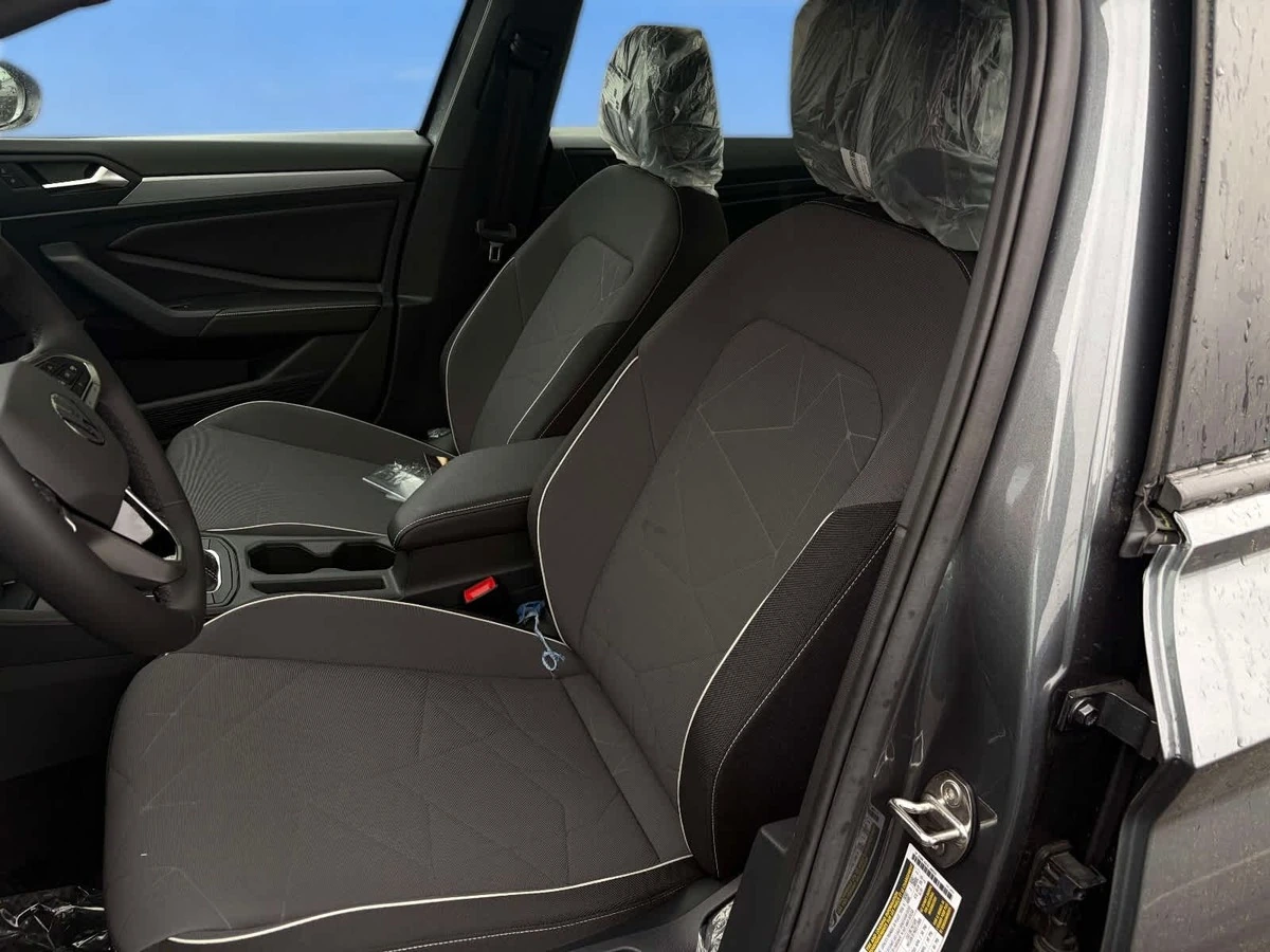 2026 Volkswagen Jetta Sport - Photo 10