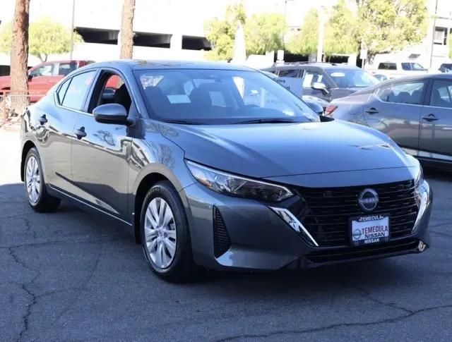 2025 Nissan Sentra S's photo