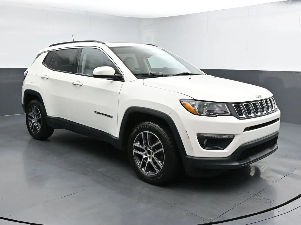 2018 Jeep Compass Latitude photo 2