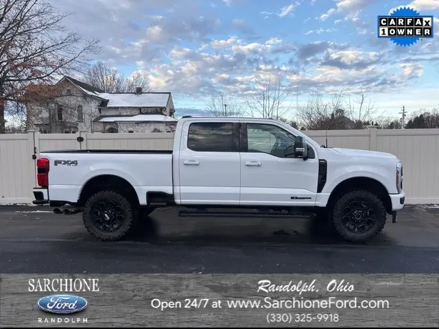 2024 Ford F-350 Super Duty Lariat's photo