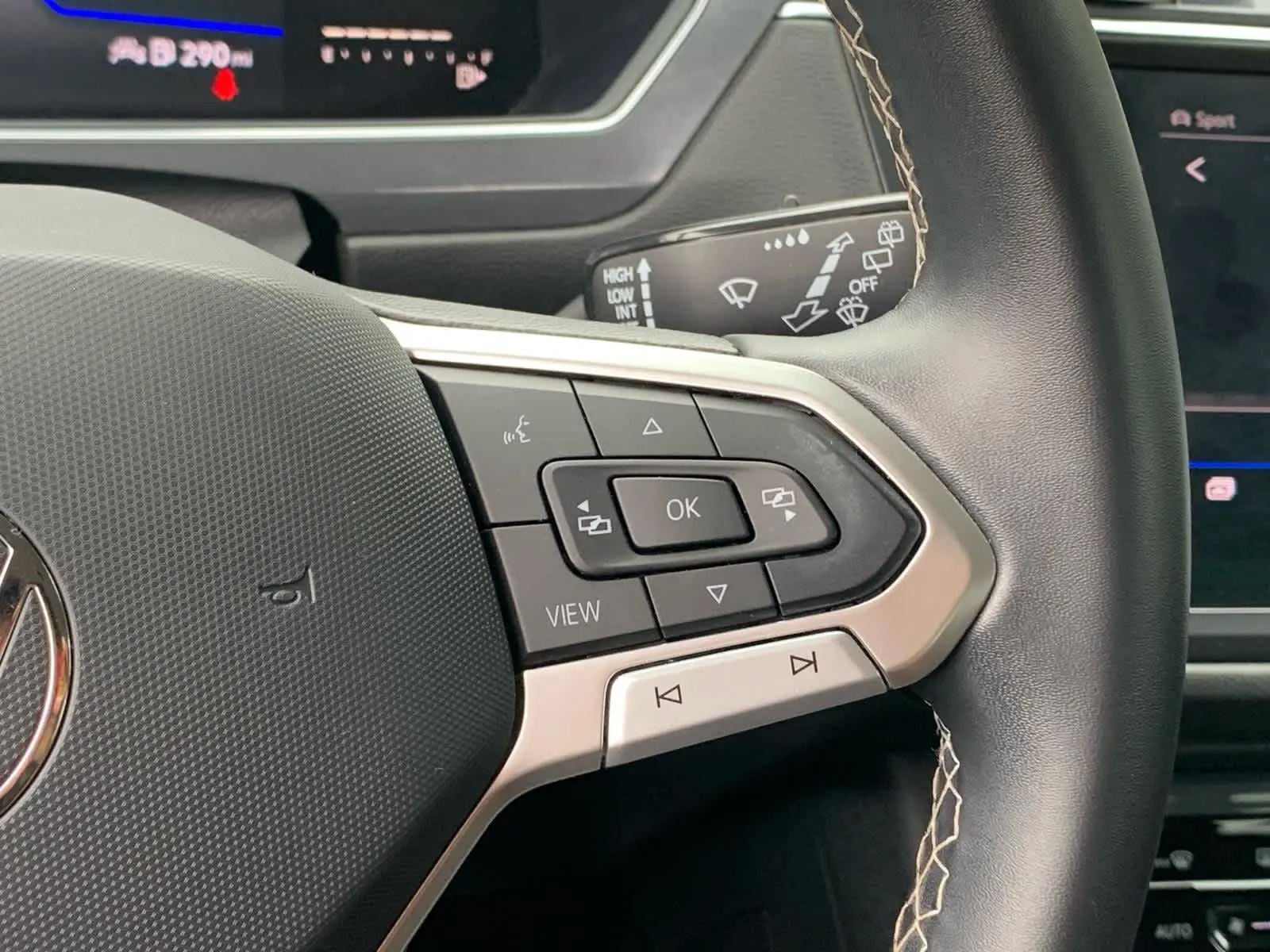 2023 Volkswagen Tiguan SE photo 16