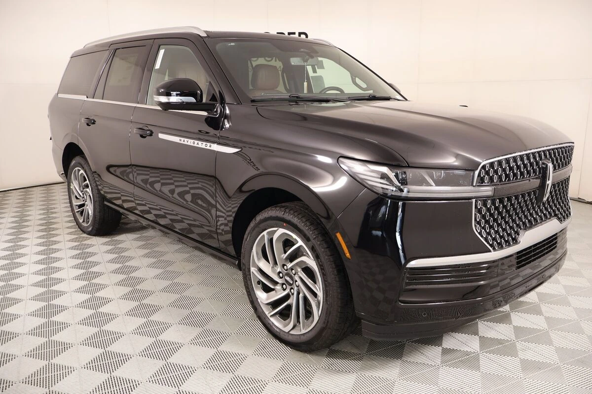 2026 Lincoln Navigator Reserve 4WD's photo
