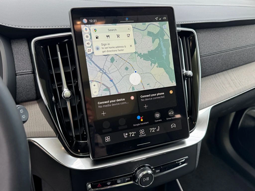 2026 Volvo - image 22