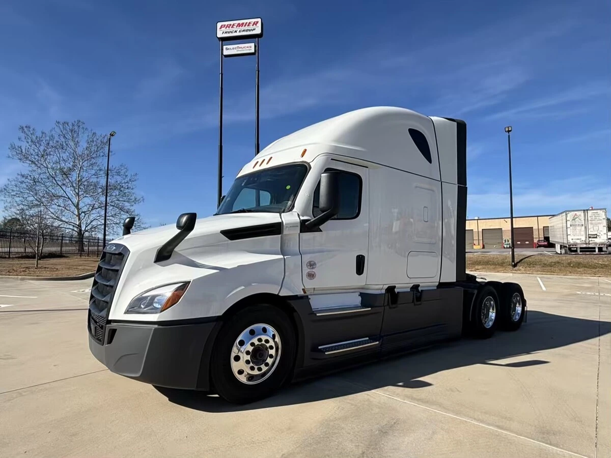 2026 Freightliner Cascadia - image 1