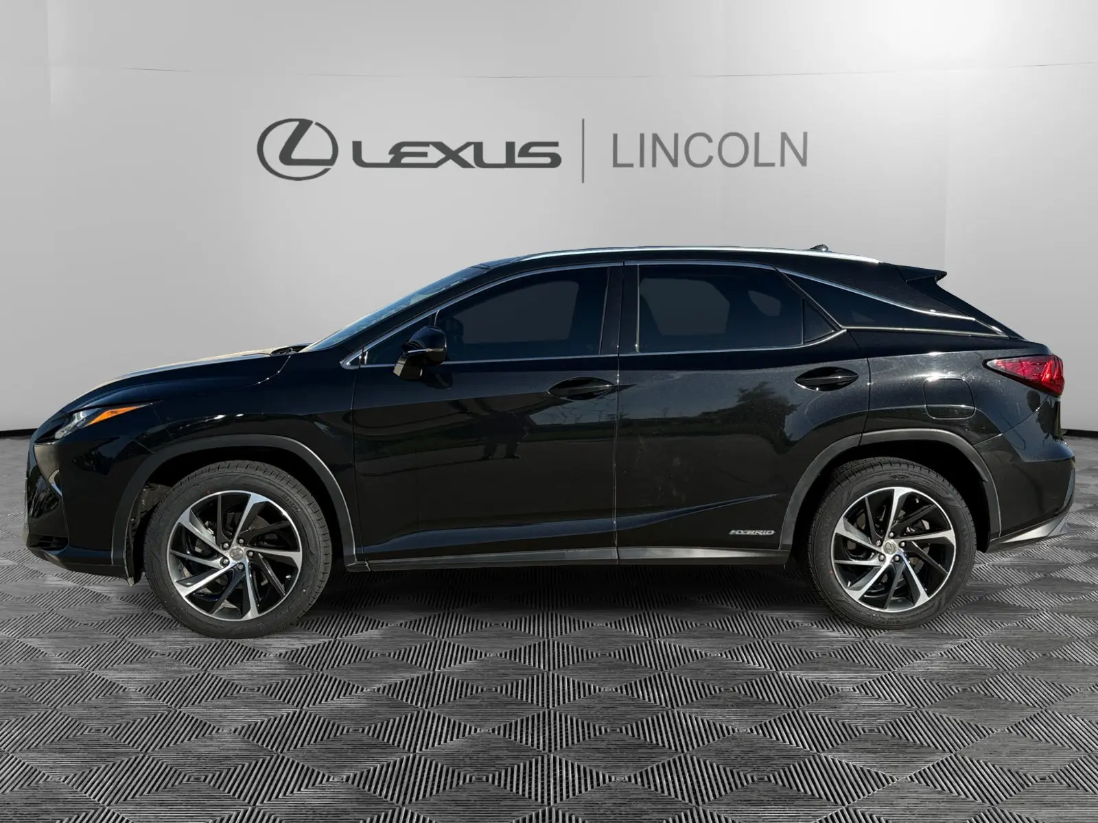 2017 Lexus RX 450h AWD photo 2