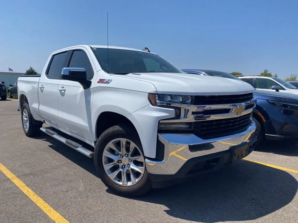 Used 2020 Chevrolet Silverado 1500 LT with VIN 3GCUYDET1LG182134 for sale in Sterling, IL