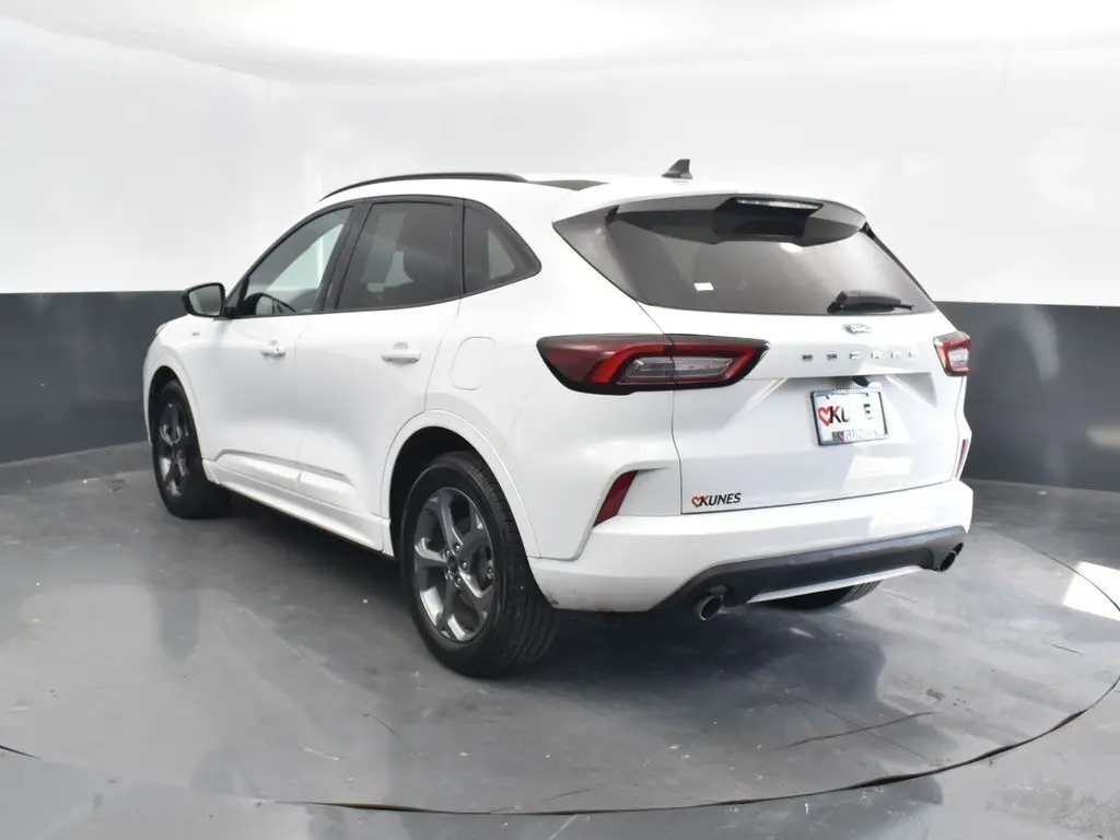 2023 Ford Escape ST-Line photo 8