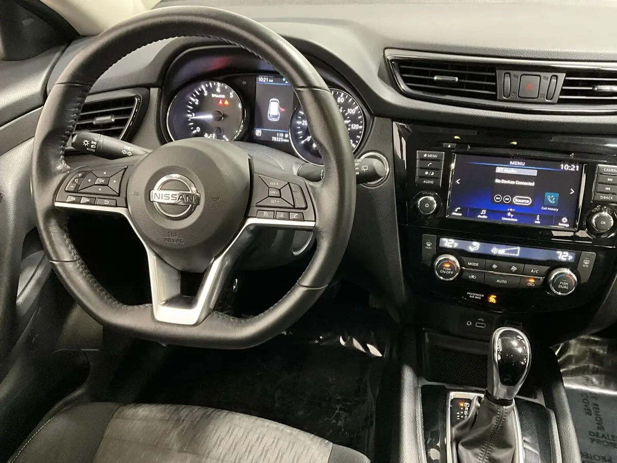 2019 Nissan Rogue SV photo 4