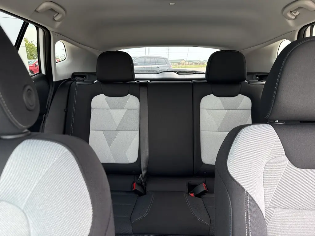2025 Chevrolet Trax LS photo 29