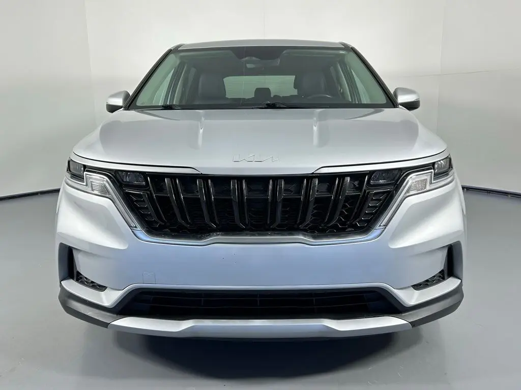 2022 Kia Carnival LXS photo 2