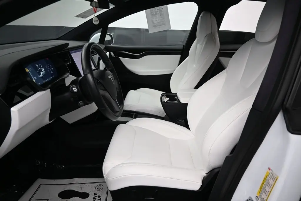 2019 Tesla Model X Long Range photo 32