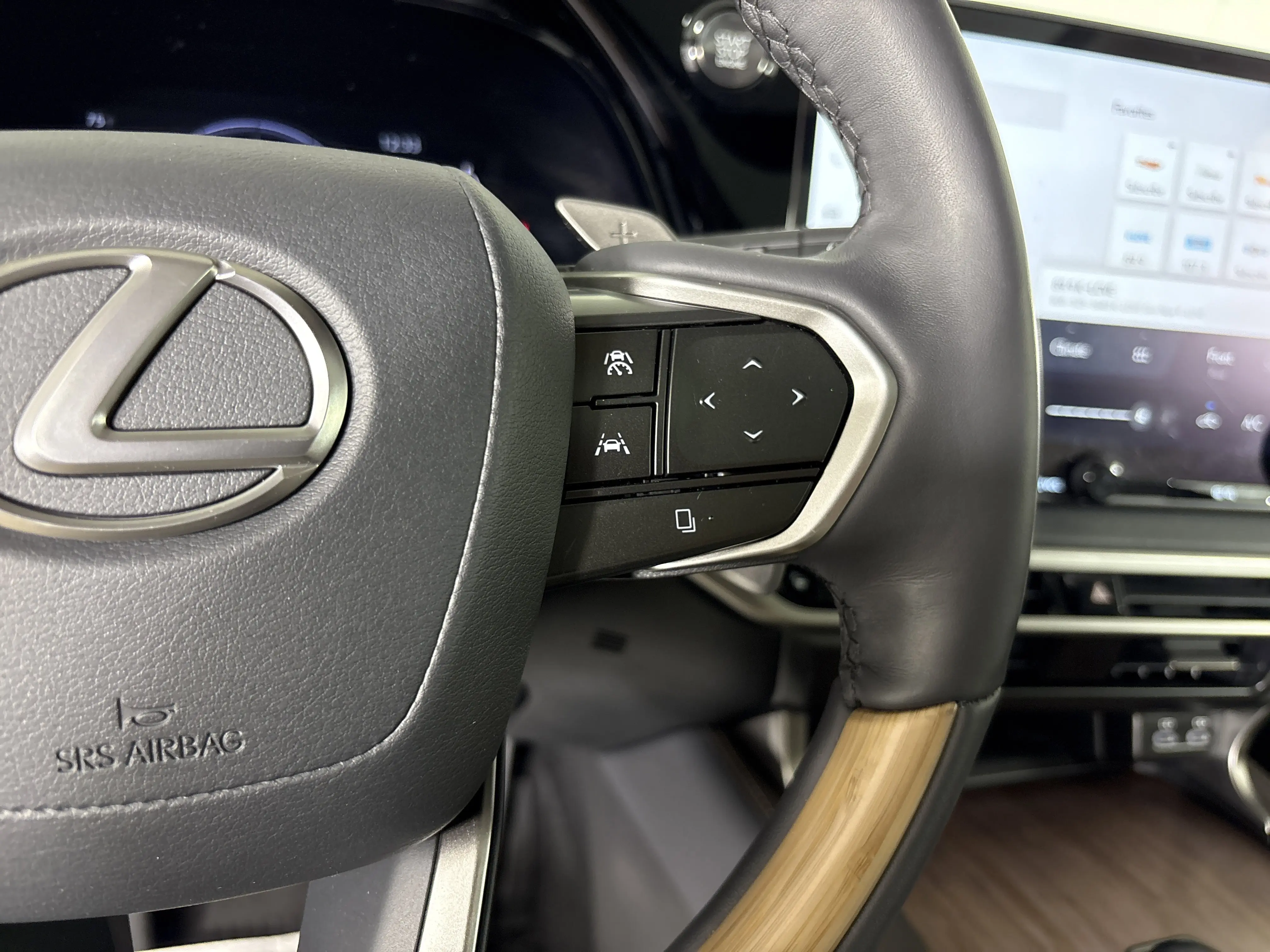 2024 Lexus RX 350 Luxury AWD photo 14