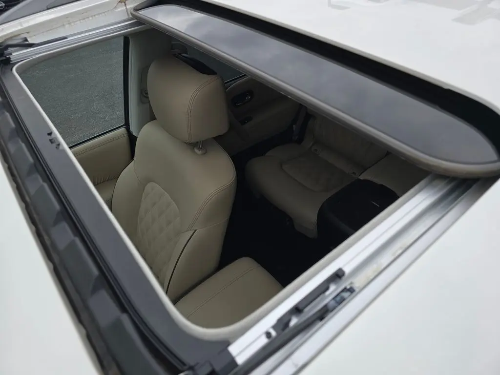 2023 Nissan Armada Platinum photo 2