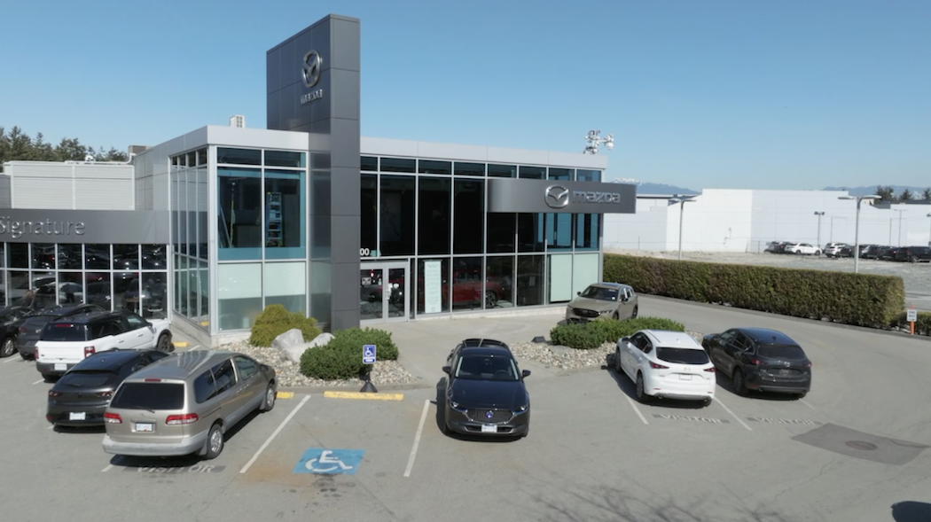 Signature Mazda-exterior