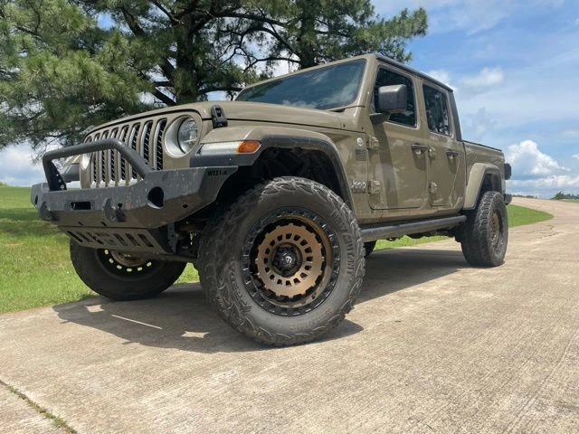 2020 Jeep Gladiator Overland's photo