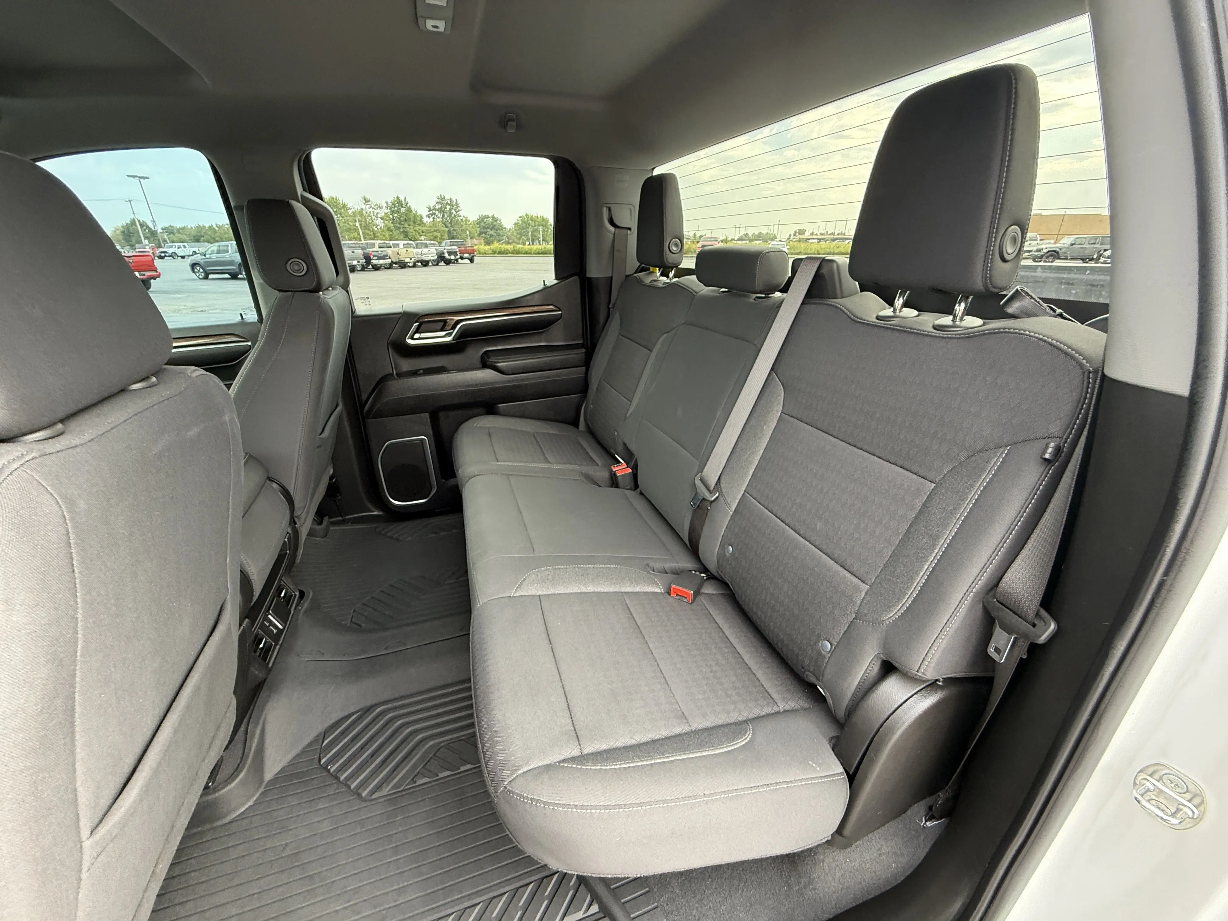 2023 Chevrolet Silverado 1500 LT photo 13