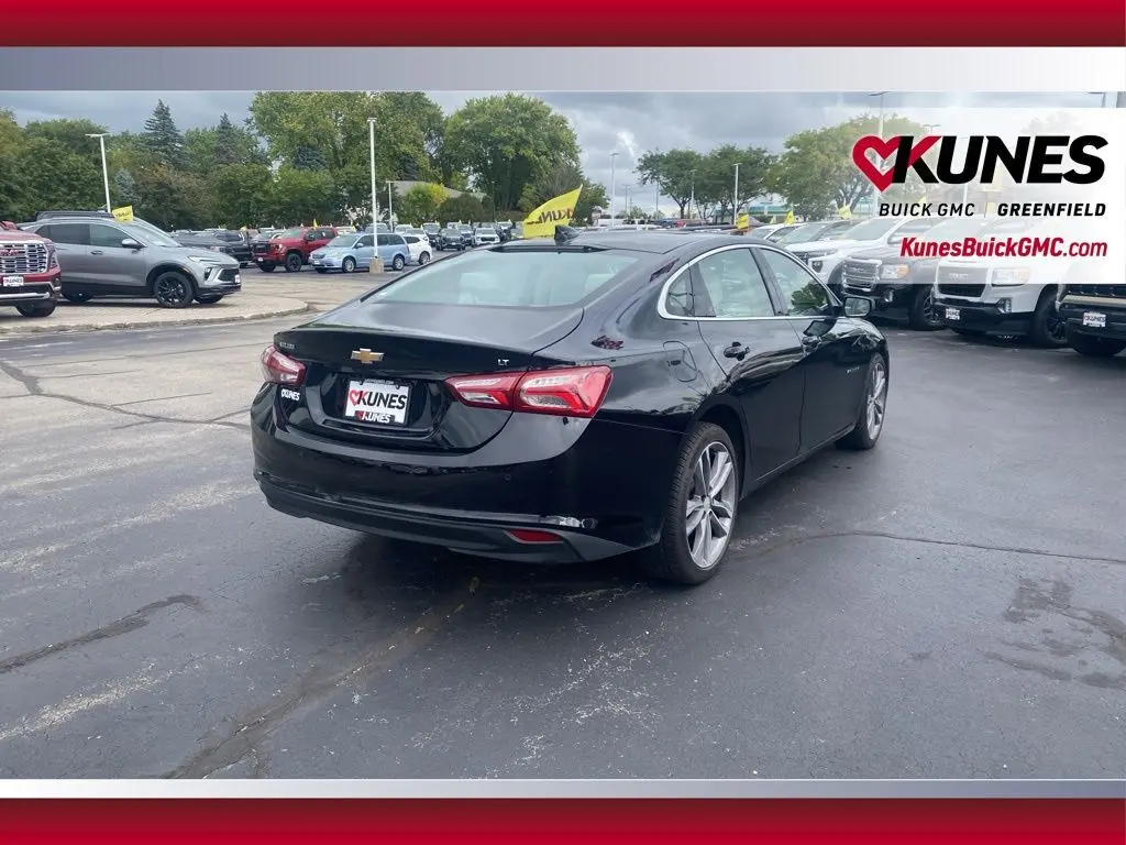 2024 Chevrolet Malibu Premier 2LT photo 2