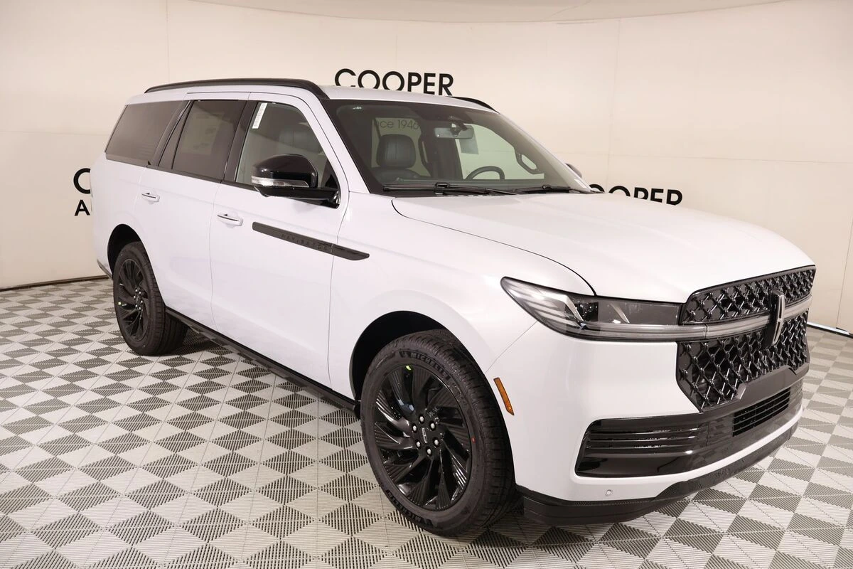 2026 Lincoln Navigator Reserve 4WD's photo