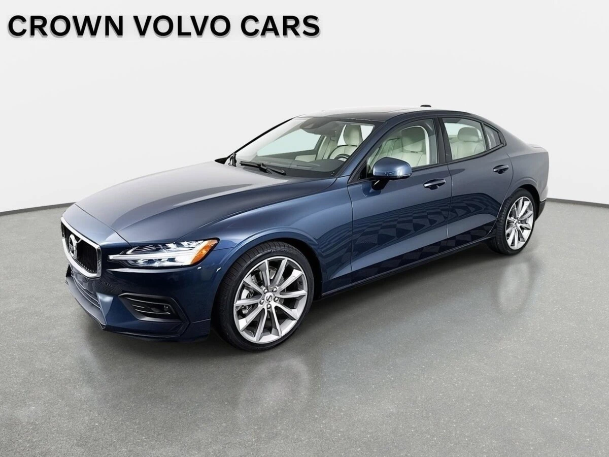 2021 Volvo - image 1
