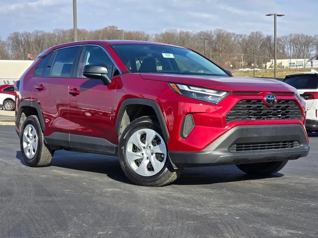 2024 Toyota RAV4 LE