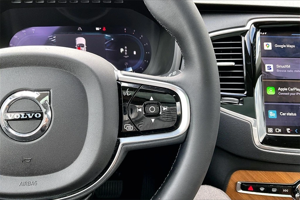 2023 Volvo - image 11