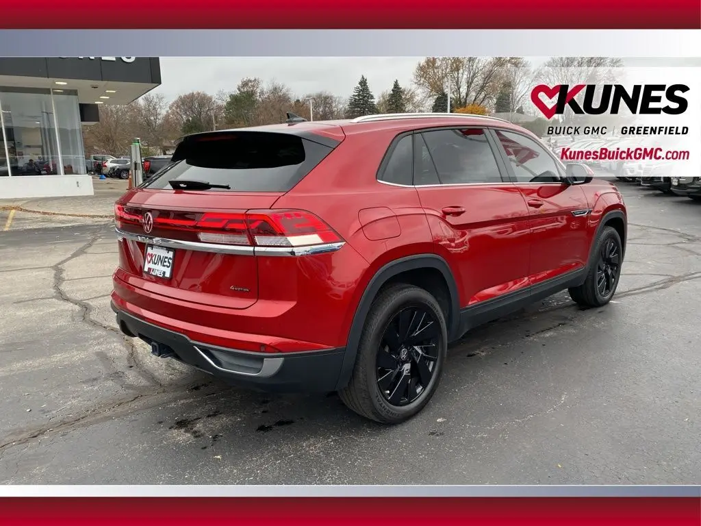 2024 Volkswagen Atlas Cross Sport SE Technology photo 3