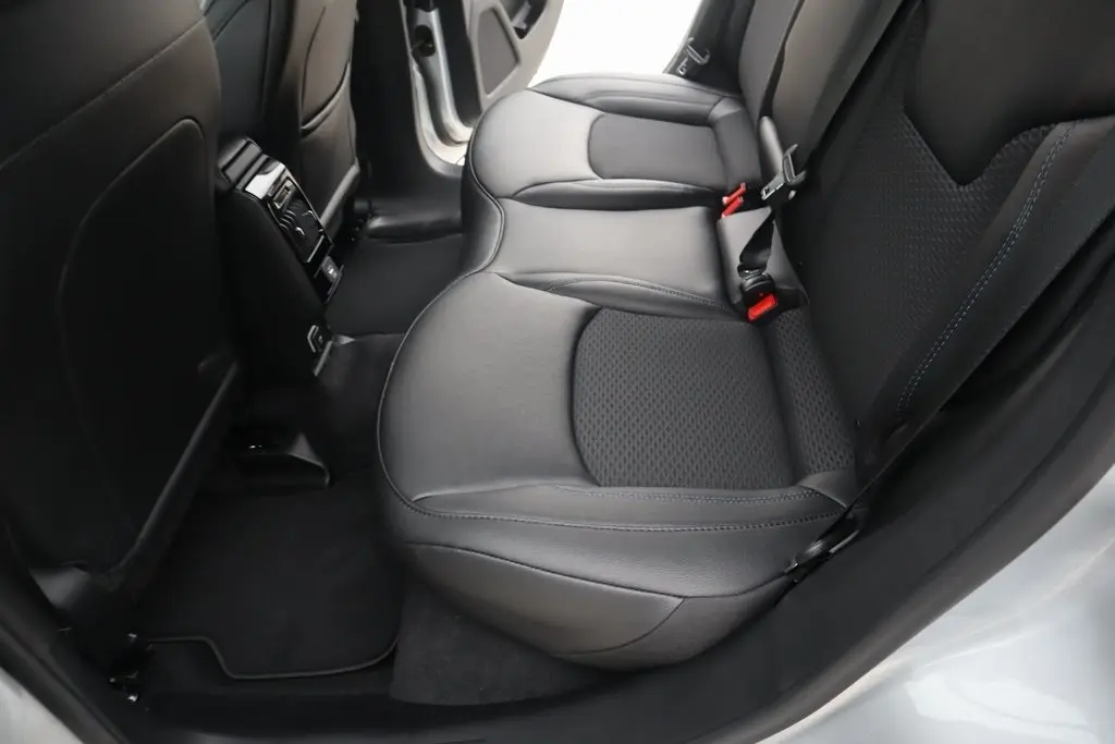 2026 Jeep Compass Latitude photo 4