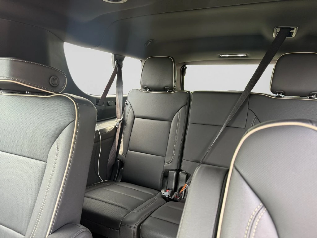 2025 Chevrolet Suburban Premier - Photo 33
