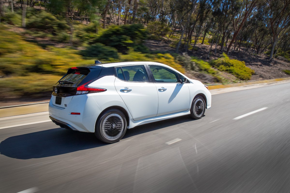 2024 Nissan LEAF Exterior Passenger Side Rear Profile