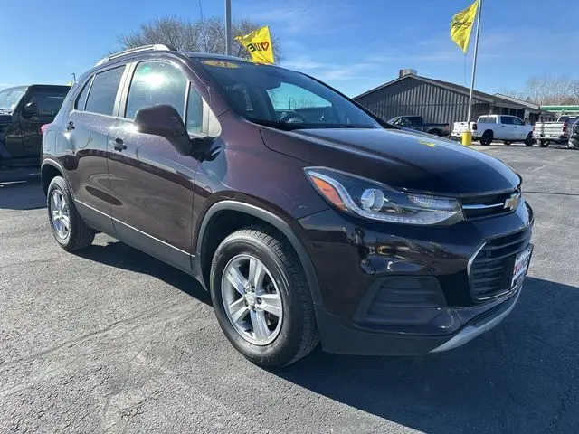 Used 2021 Chevrolet Trax LT with VIN KL7CJPSM6MB370198 for sale in Oregon, IL