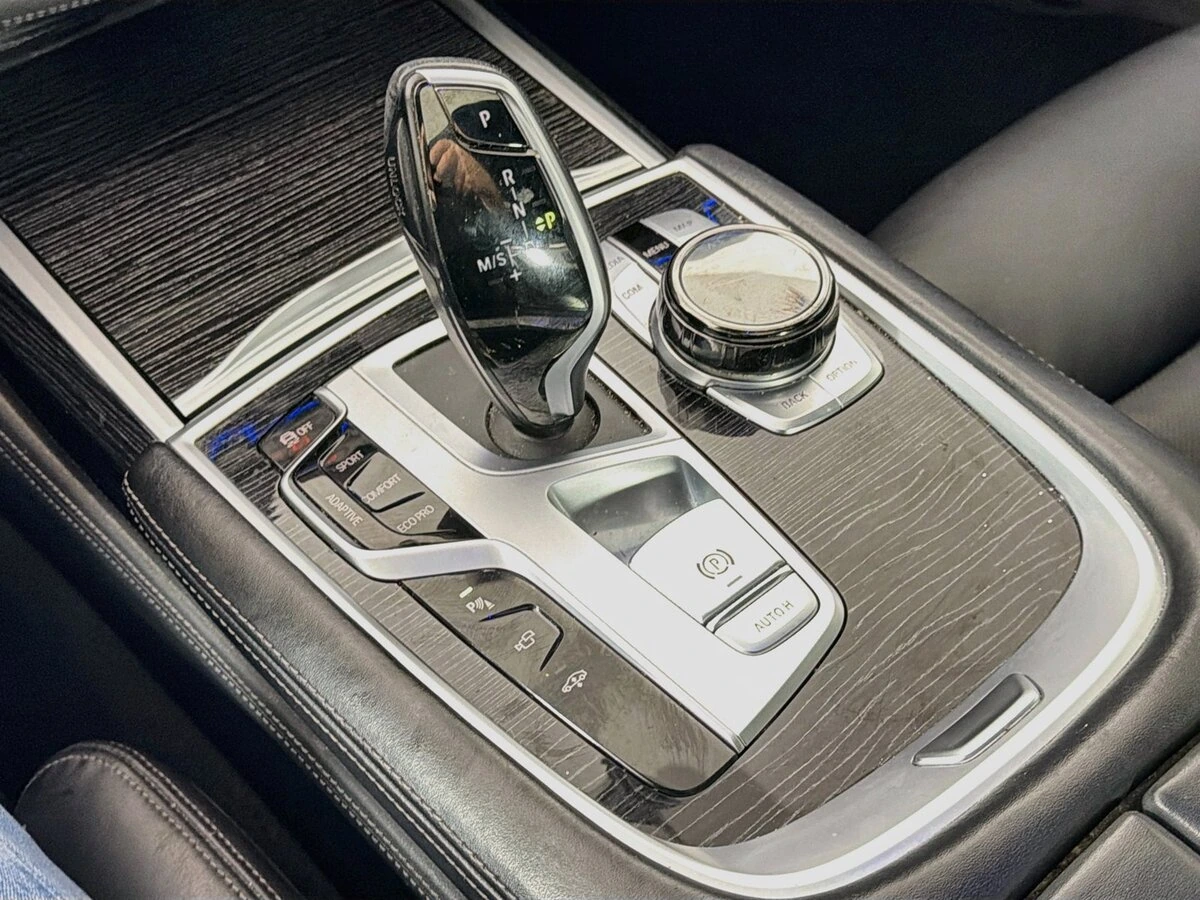 2020 BMW 7 Series 750i - Photo 20