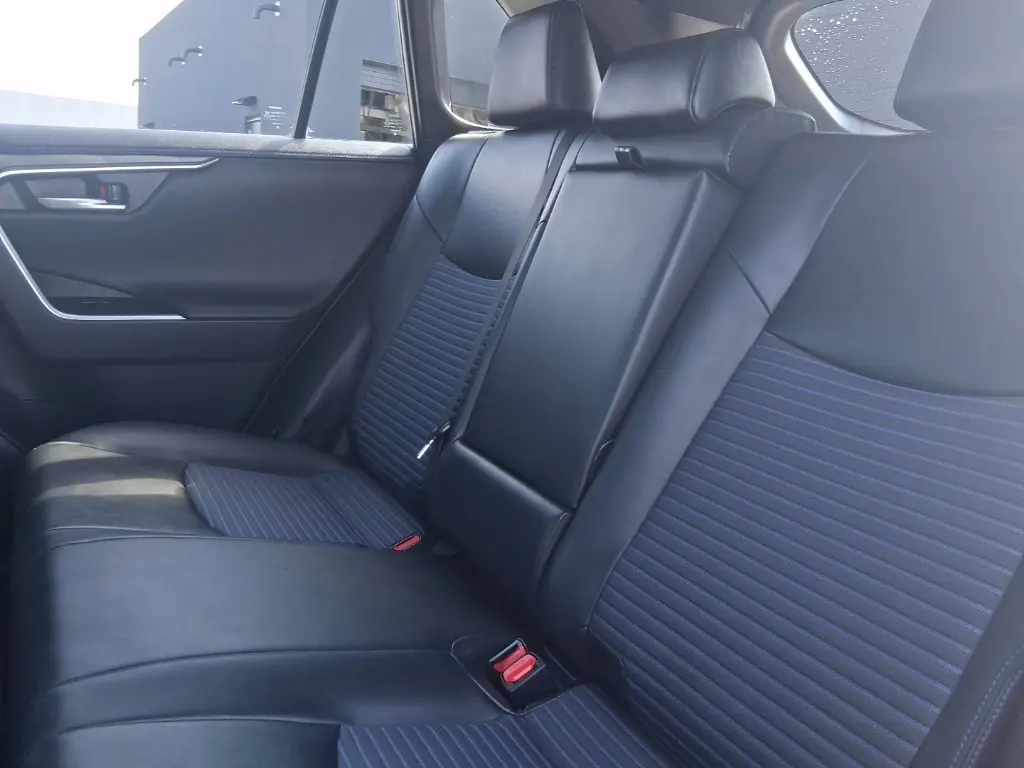2021 Toyota RAV4 Hybrid XSE photo 13