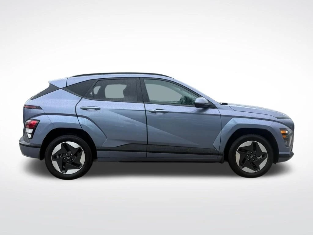 Used 2024 Hyundai Kona EV SEL with VIN KM8HC3A69RU008016 for sale in Glendale, WI