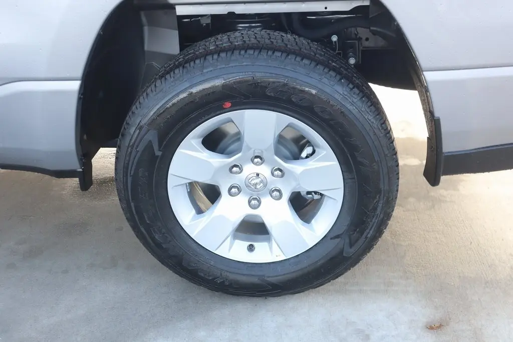 2025 Ram 1500 Tradesman photo 17