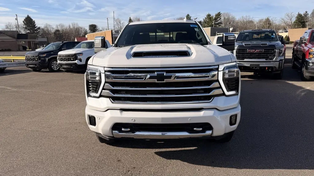 2024 Chevrolet Silverado 2500HD High Country photo 3