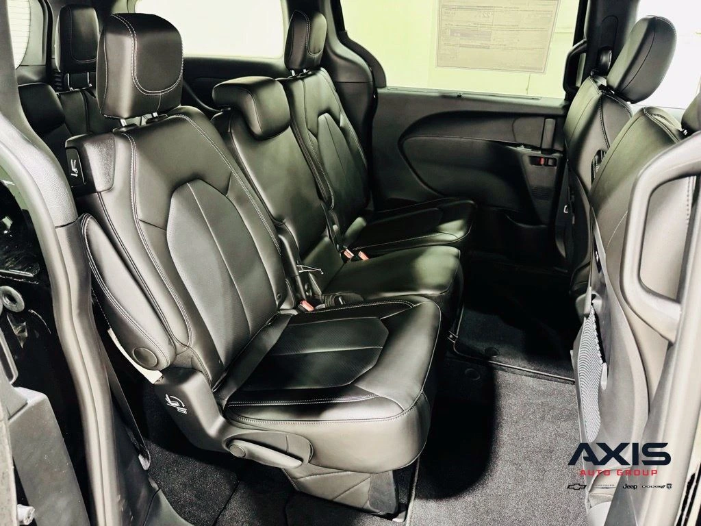 2027 Chrysler Pacifica Select - Photo 36
