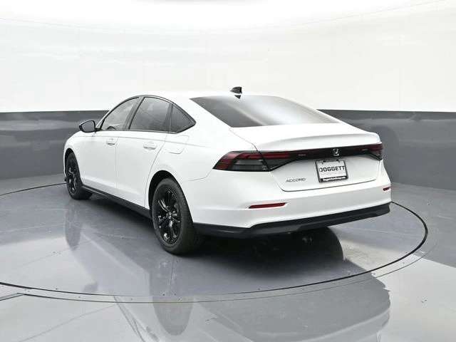 2025 Honda Accord SE - Photo 8